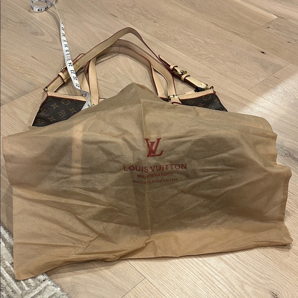 Louis Vuitton-like Monogram Tote with Pink Accents - Picture 14 of 14